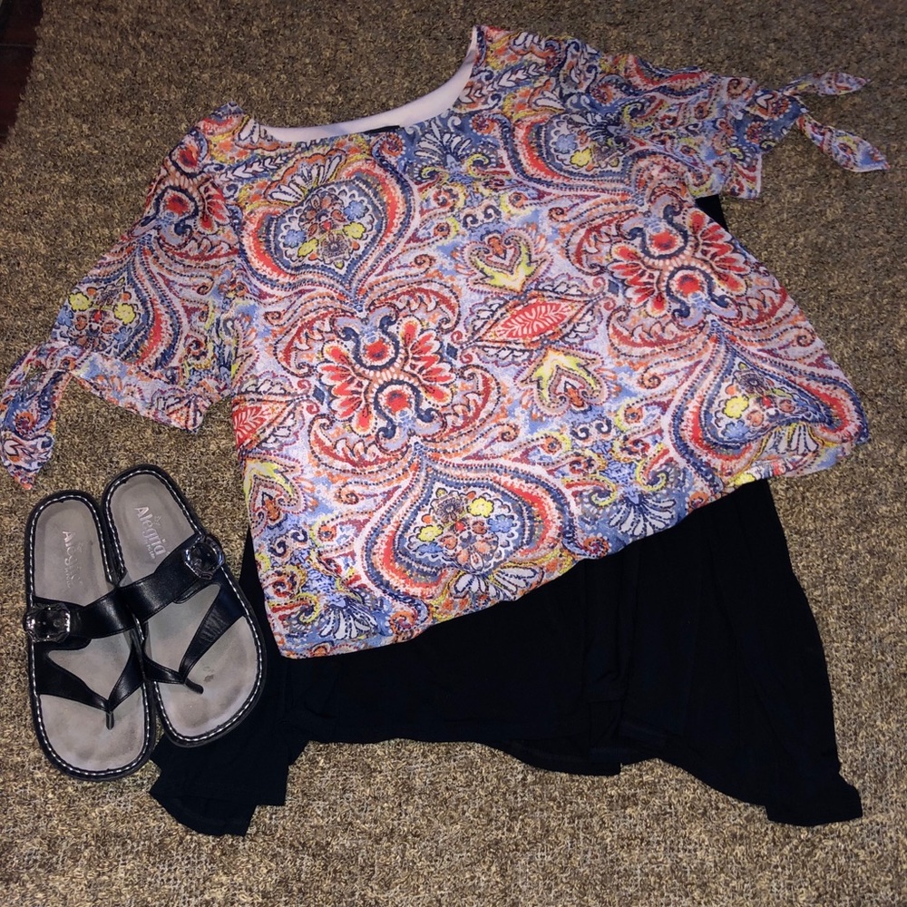 NWOT, B-Design Blouson Style Top